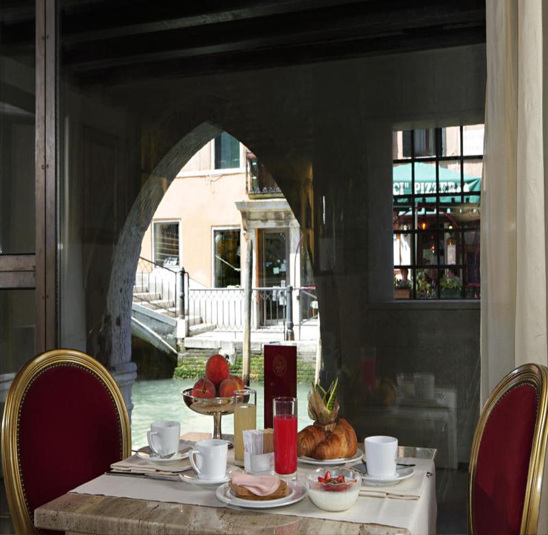 Liassidi Palace - Restoran