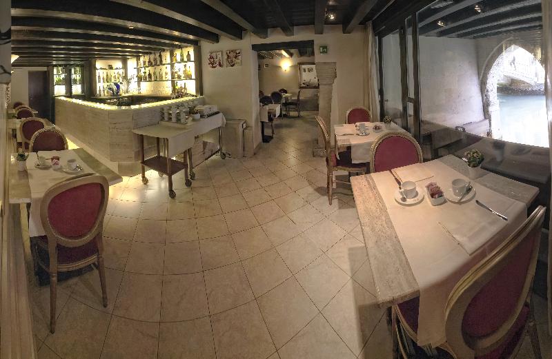Liassidi Palace - Restoran