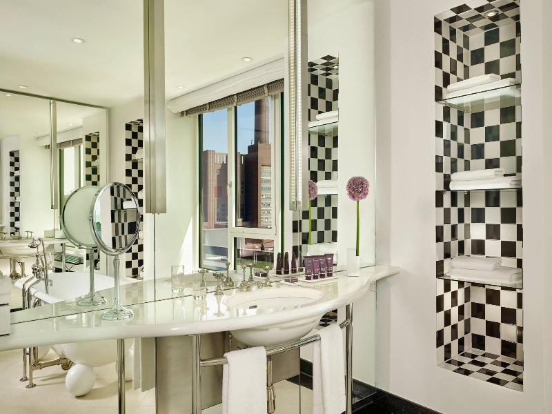 The Ritz-Carlton Wolfsburg - Oda