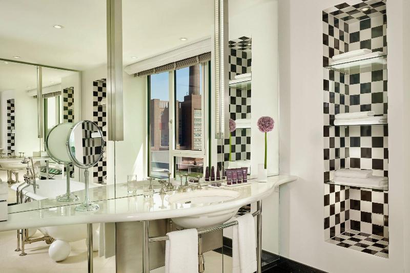 The Ritz-Carlton Wolfsburg - Oda