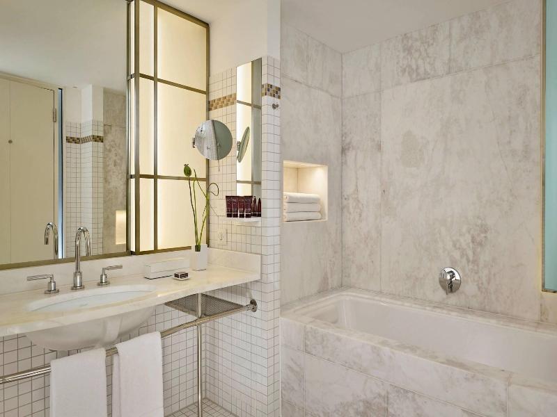 The Ritz-Carlton Wolfsburg - Oda