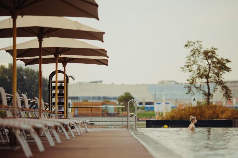 The Ritz-Carlton Wolfsburg - Havuz