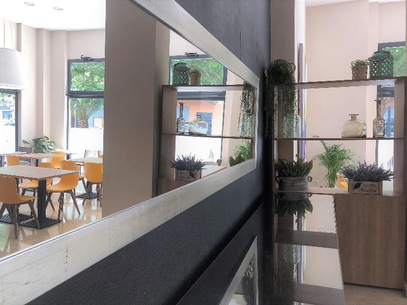 Plaza Picasso Apartamentos - Lobi