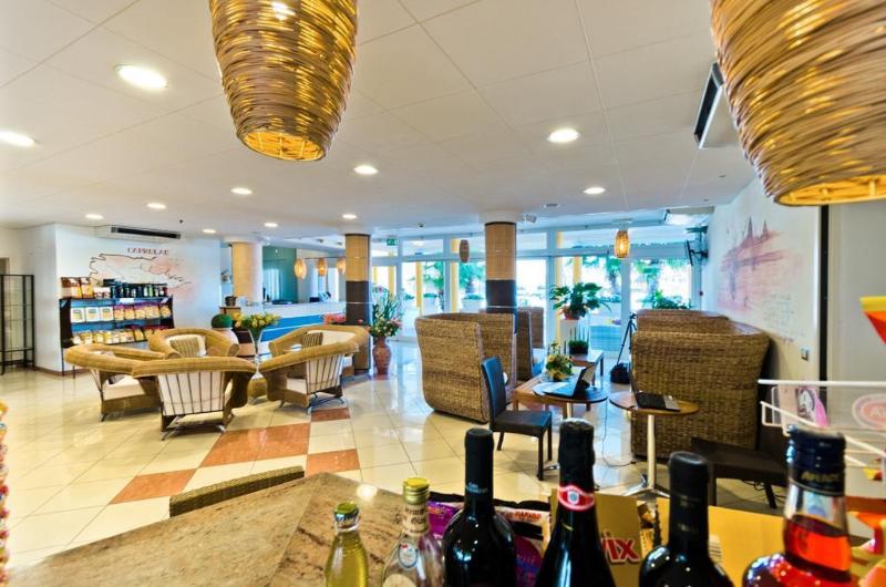 Villaggio Hemingway - Genel