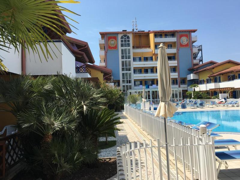 Villaggio Hemingway - Genel