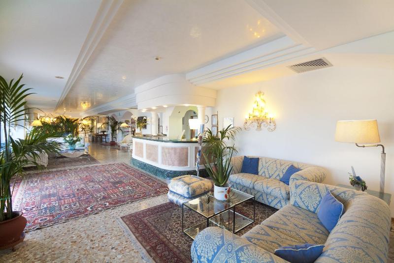Panoramic - Bar
