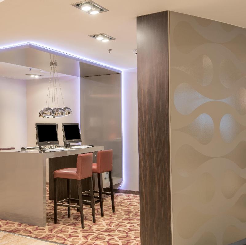Crowne Plaza Berlin City Centre Ku'damm - Genel