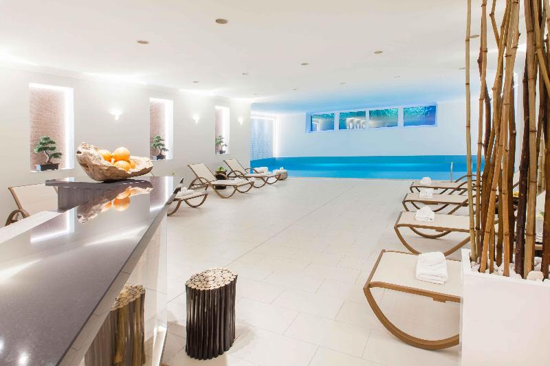 Crowne Plaza Berlin City Centre Ku'damm - Havuz