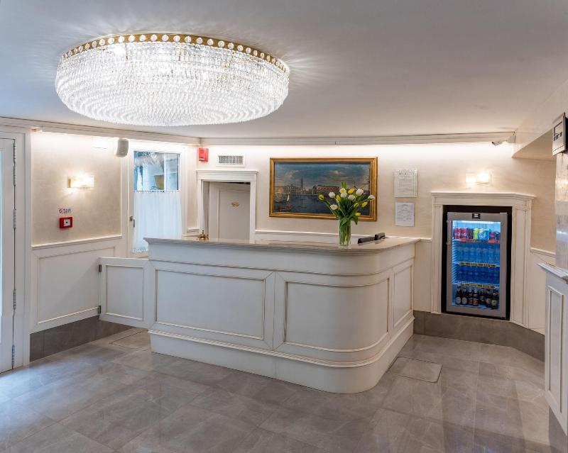 Hotel Guerrini Venezia - Lobi