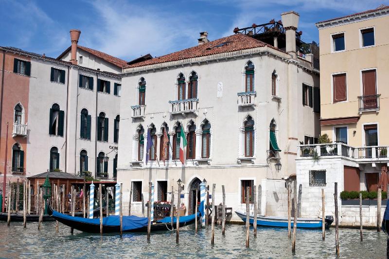 Foscari Palace - Genel