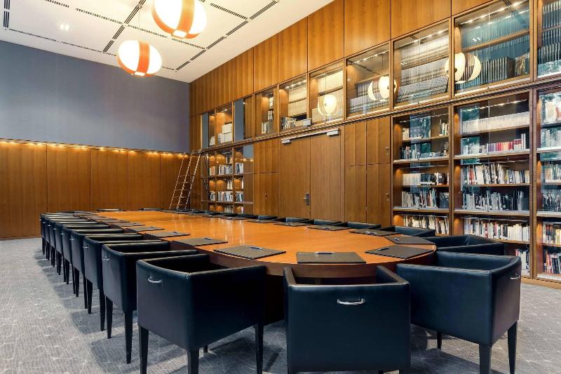 Sheraton Berlin Grand Hotel Esplanade - Toplantı
