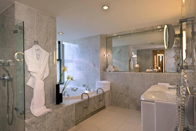 Sheraton Berlin Grand Hotel Esplanade - Genel