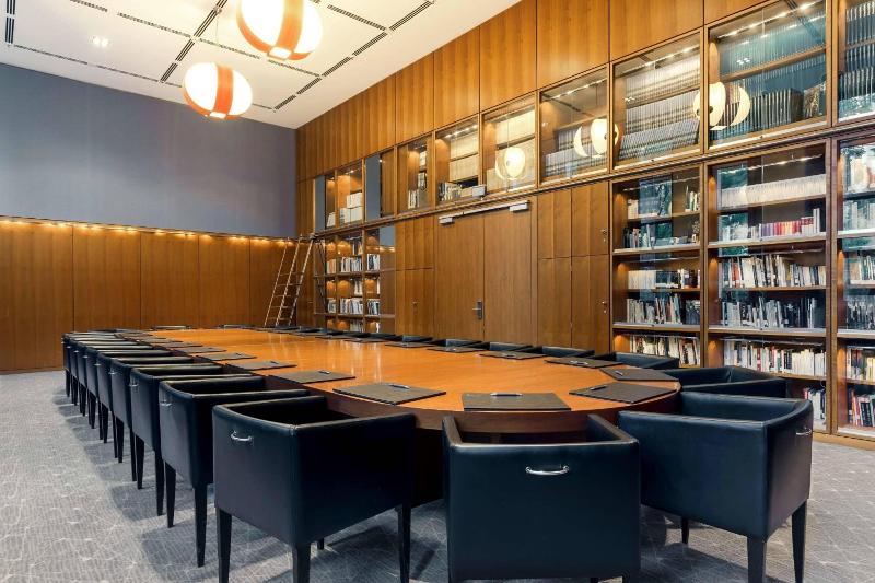 Sheraton Berlin Grand Hotel Esplanade - Genel