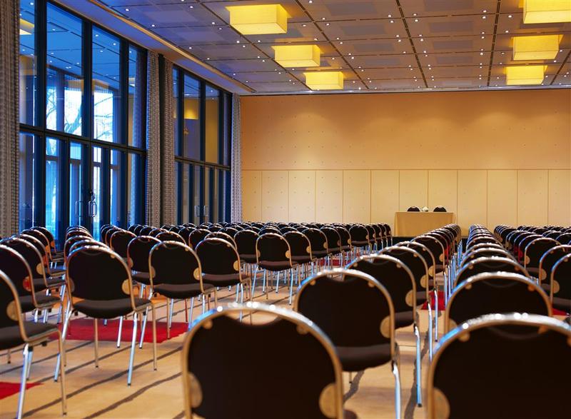 Sheraton Berlin Grand Hotel Esplanade - Genel