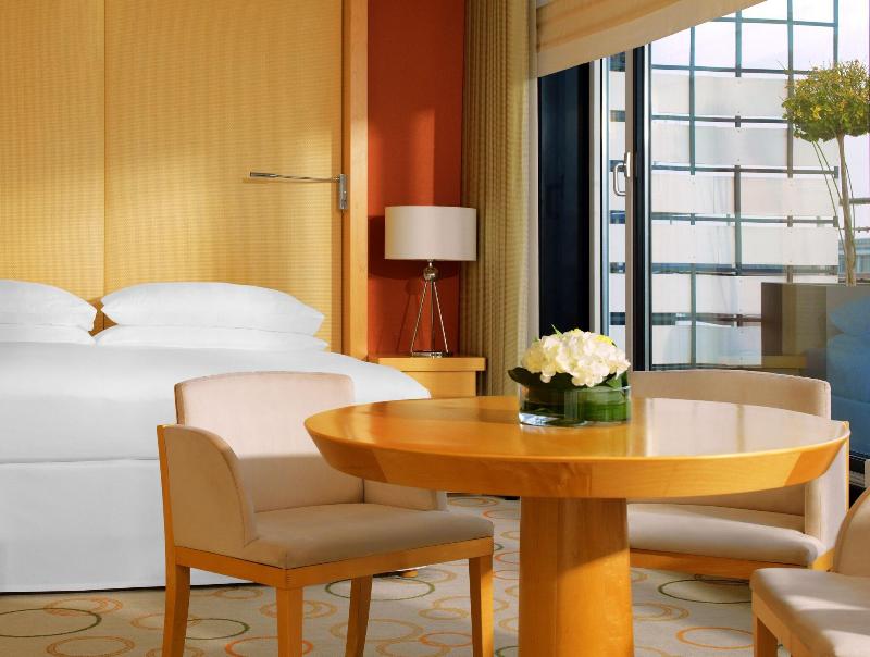 Sheraton Berlin Grand Hotel Esplanade - Oda