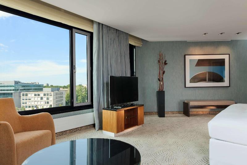 Sheraton Berlin Grand Hotel Esplanade - Oda