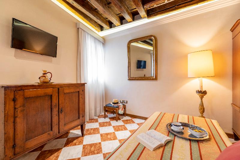 Palazzo Schiavoni Residenza d'Epoca - Oda
