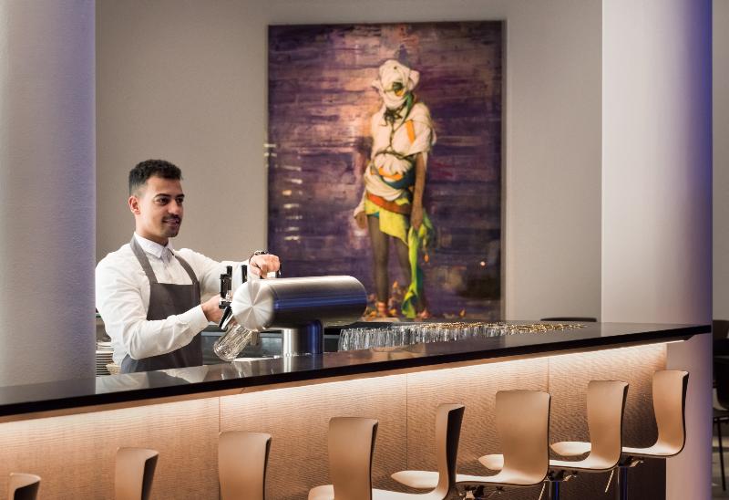 Estrel Hotel Berlin - Bar