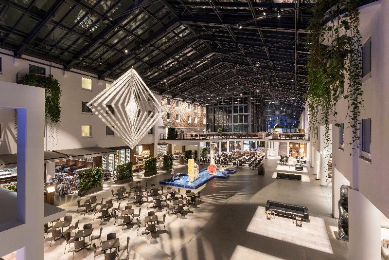 Estrel Hotel Berlin - Lobi