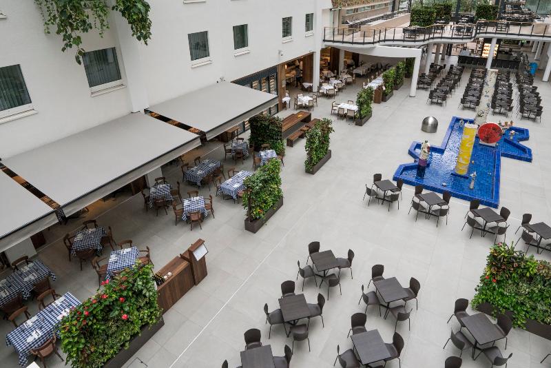 Estrel Hotel Berlin - Lobi