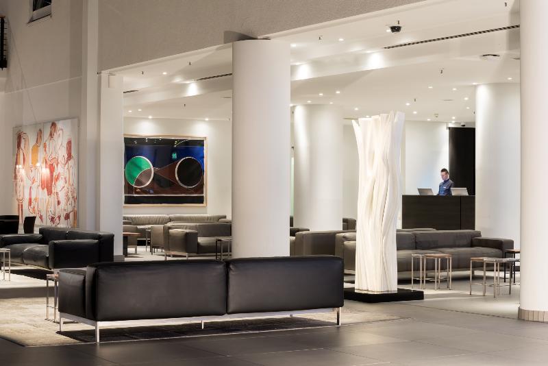 Estrel Hotel Berlin - Lobi