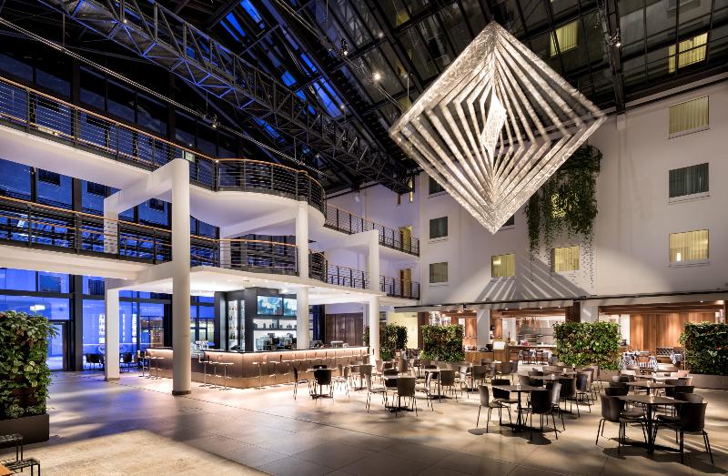 Estrel Hotel Berlin - Lobi