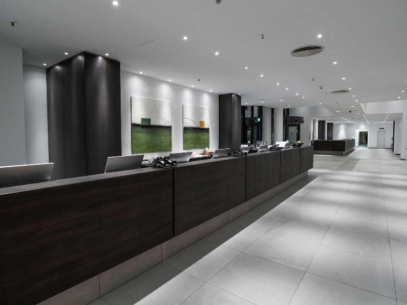 Estrel Hotel Berlin - Lobi