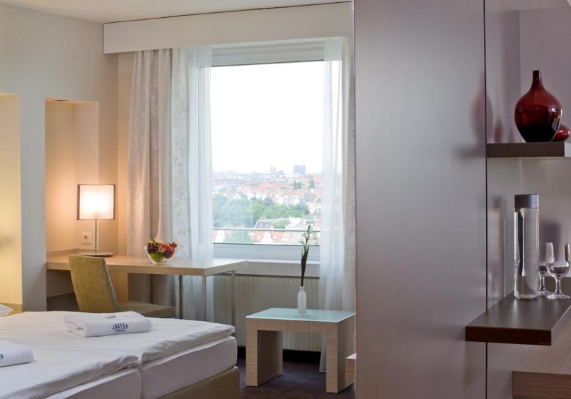 Estrel Hotel Berlin - Oda