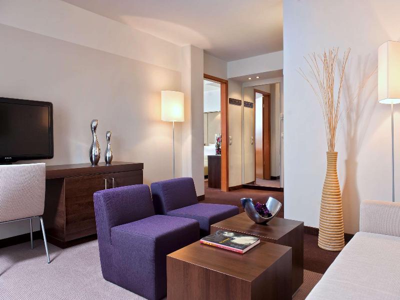 Estrel Hotel Berlin - Oda