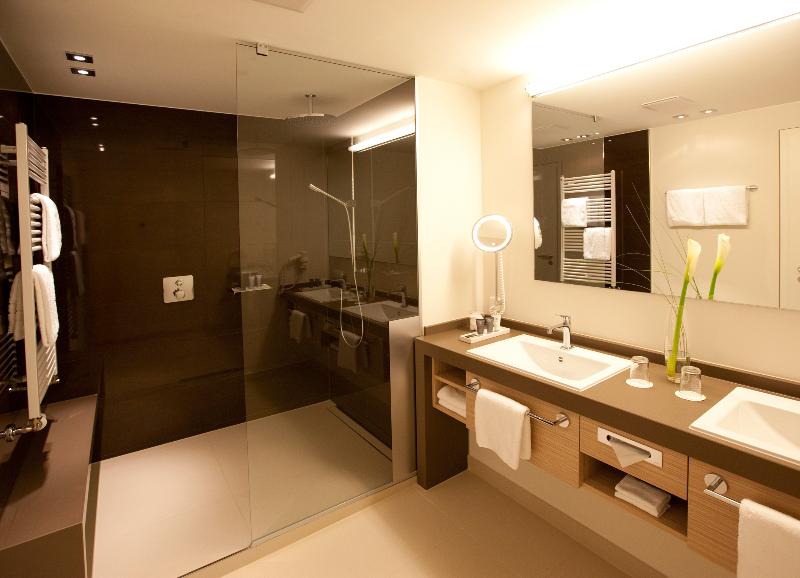 Estrel Hotel Berlin - Oda