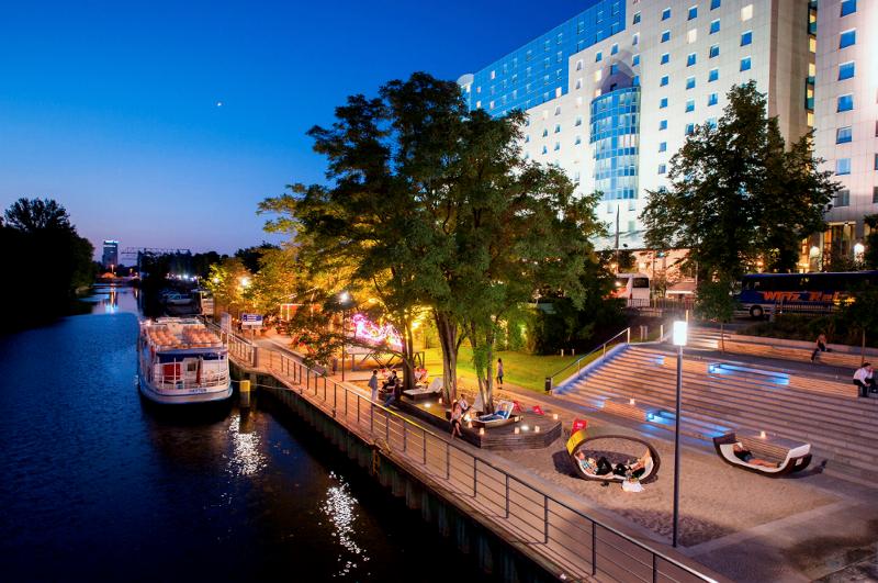 Estrel Hotel Berlin - Restoran
