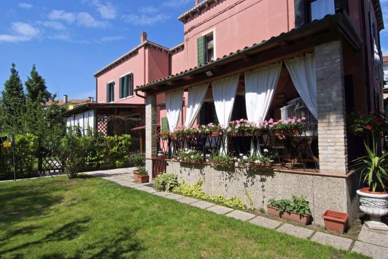 500 Bed & Breakfast - Genel