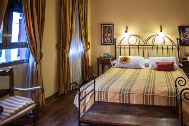 Hostal Paris - Genel