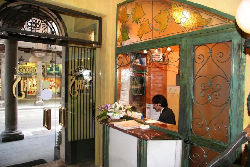 Hostal Paris - Genel