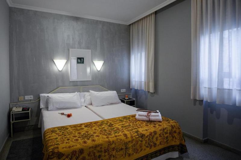 Hostal Paris - Genel