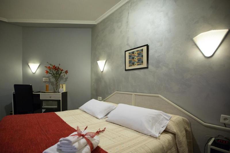 Hostal Paris - Genel