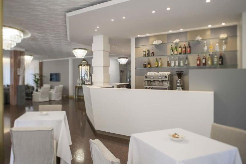 Imperial Palace - Bar