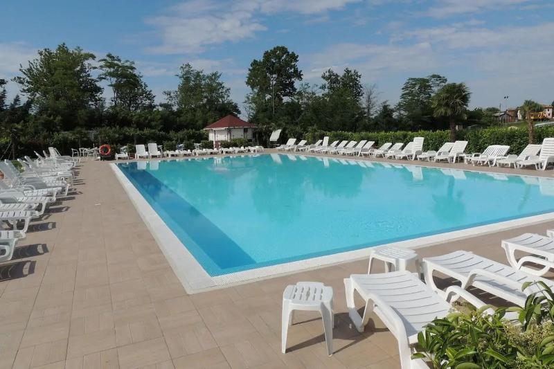 Country House Country Club - Havuz