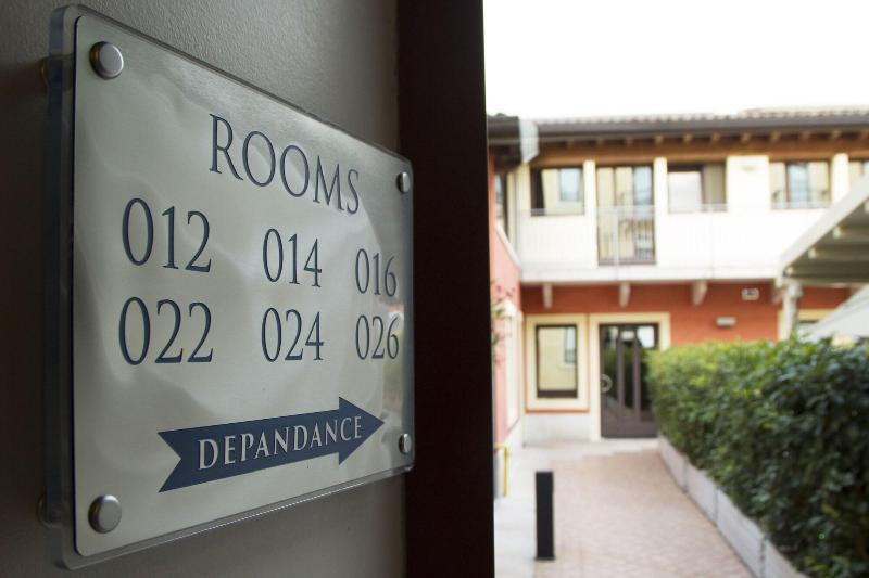 Hotel Fontana - Genel