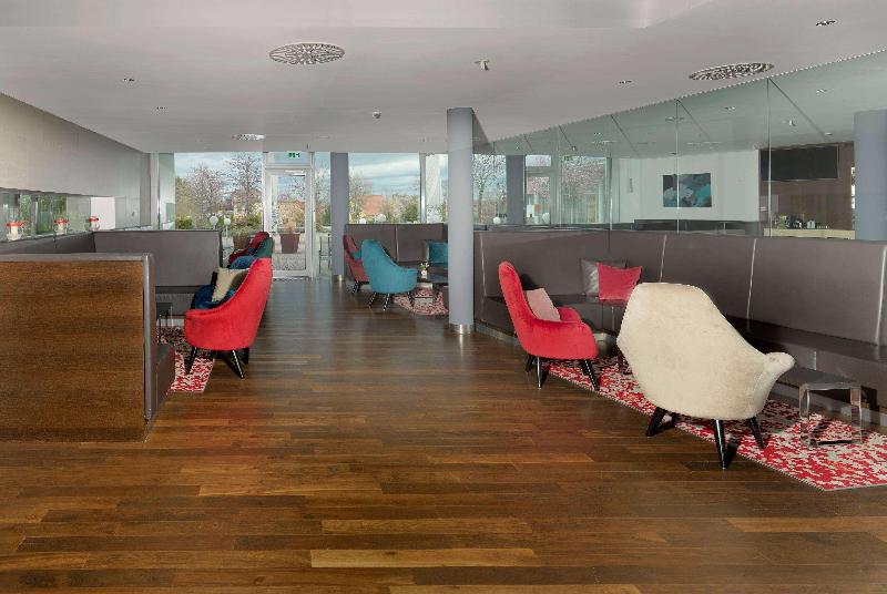 Ramada by Wyndham Dresden - Bar