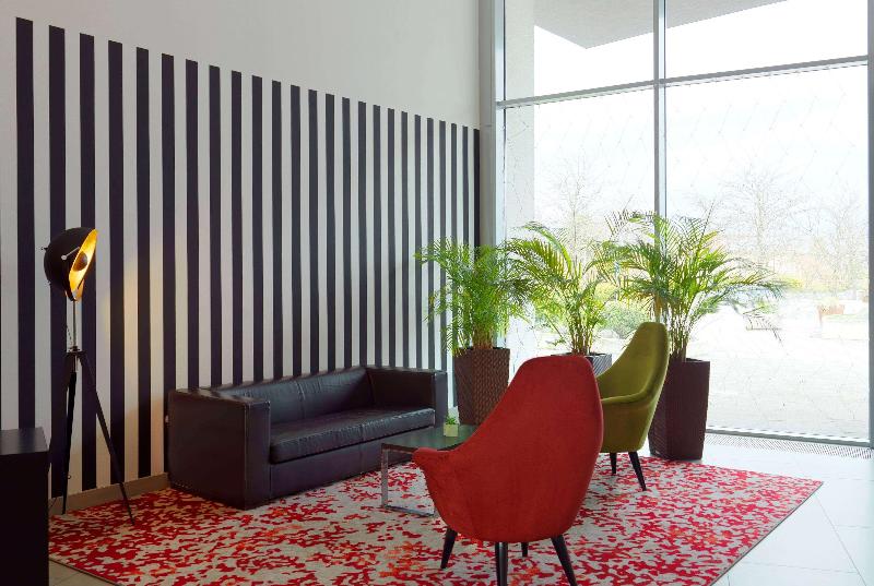 Ramada by Wyndham Dresden - Lobi