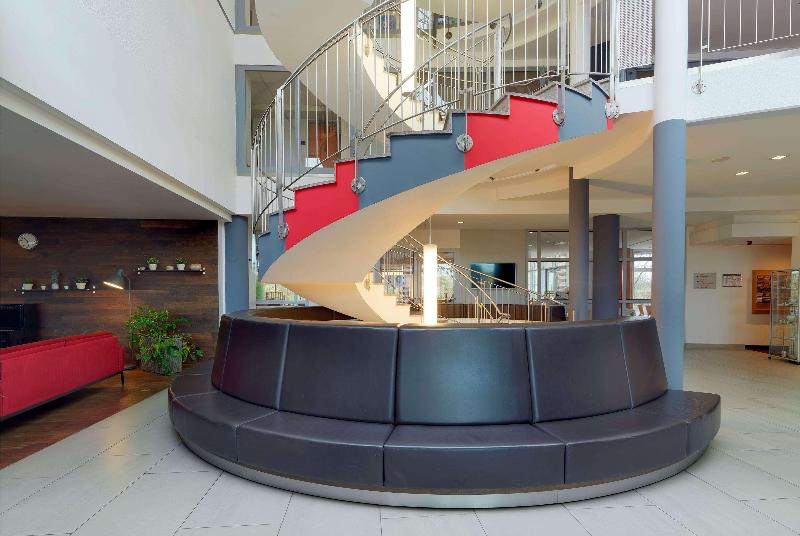 Ramada by Wyndham Dresden - Lobi