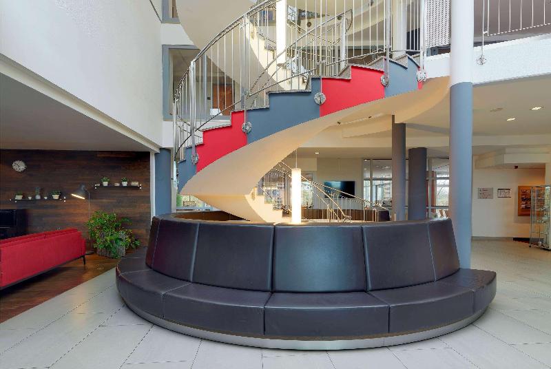 Ramada by Wyndham Dresden - Lobi