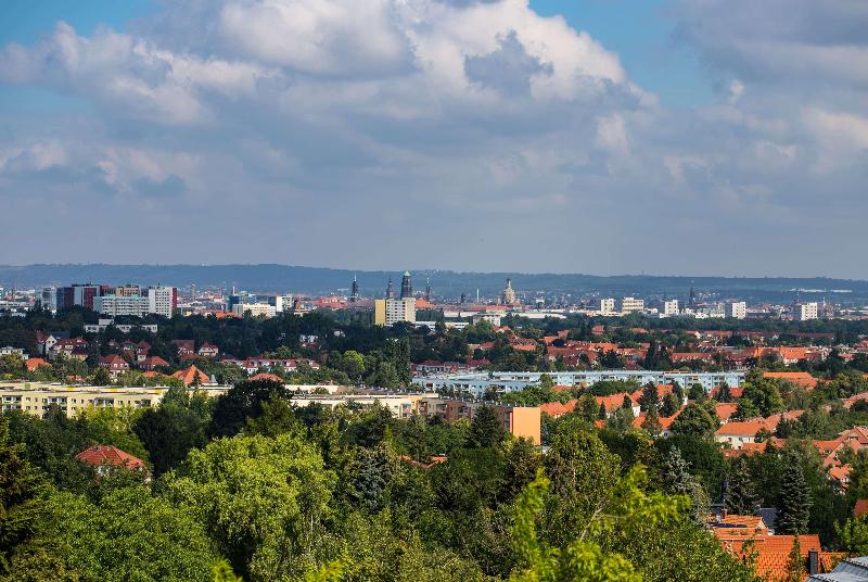 Ramada by Wyndham Dresden - Genel