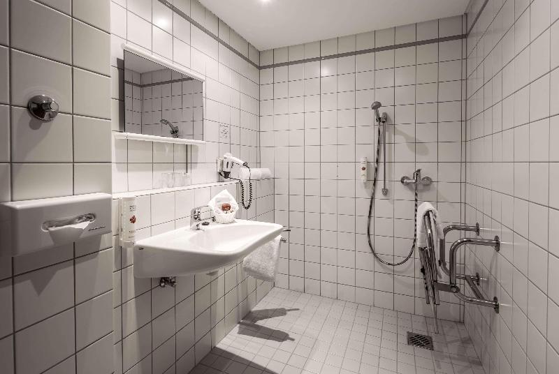 Ramada by Wyndham Dresden - Oda
