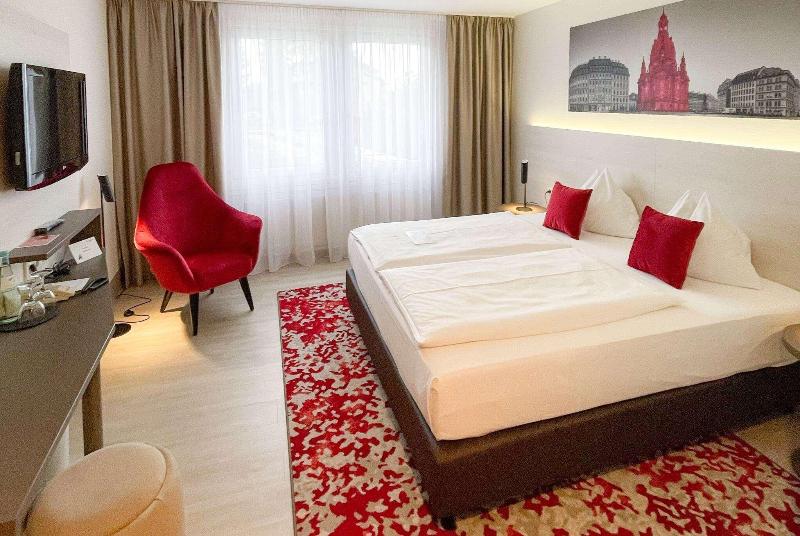 Ramada by Wyndham Dresden - Oda