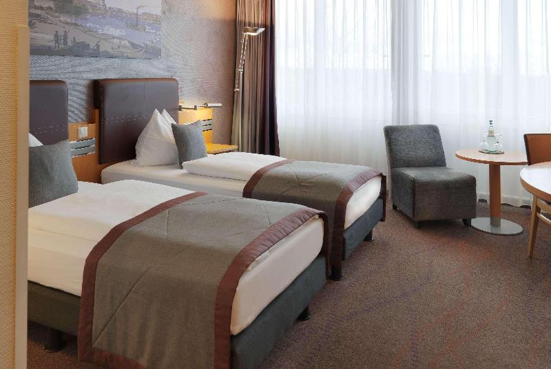 Ramada by Wyndham Dresden - Oda