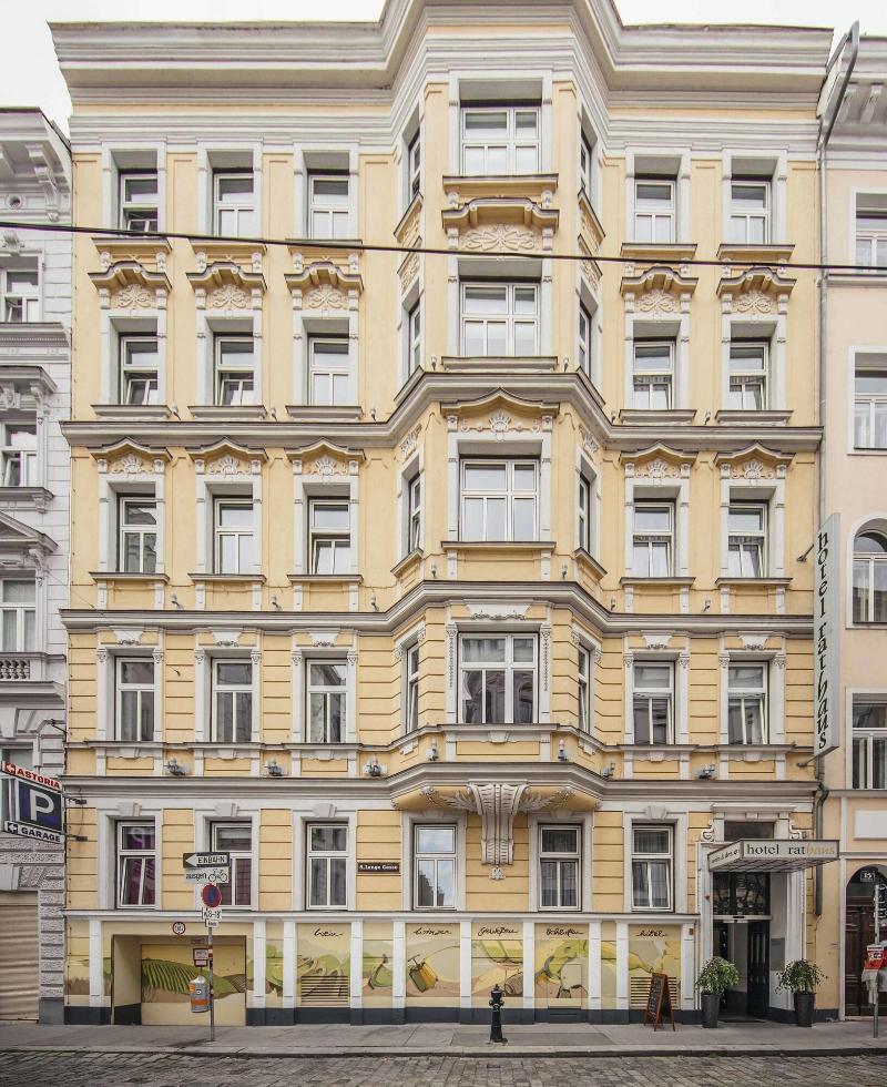 Rathaus Wein & Design - Genel