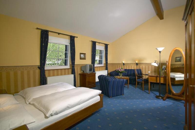 AKZENT Hotel Berg's Alte Bauernschänke - Genel