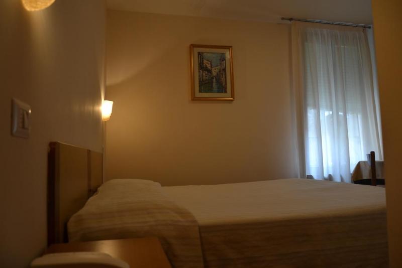 Canada Hotel - Oda
